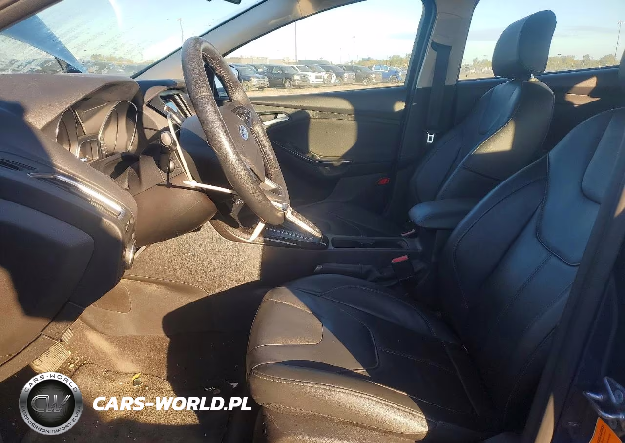 2018 Ford Focus Titanium VIN:1FADP3N22JL222439 - 7