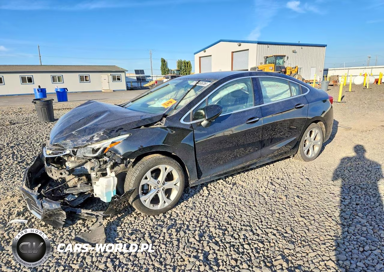 2018 Chevrolet Cruze Premier VIN:1G1BF5SM1J7144940 - 1