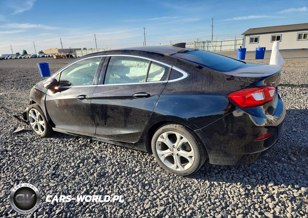 2018 Chevrolet Cruze Premier VIN:1G1BF5SM1J7144940 - 2