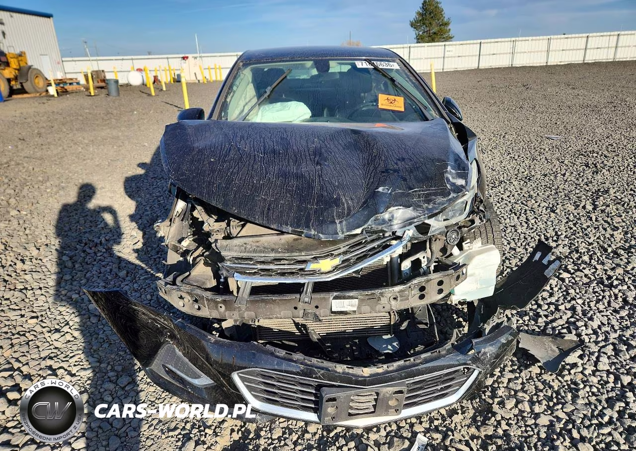 2018 Chevrolet Cruze Premier VIN:1G1BF5SM1J7144940 - 5