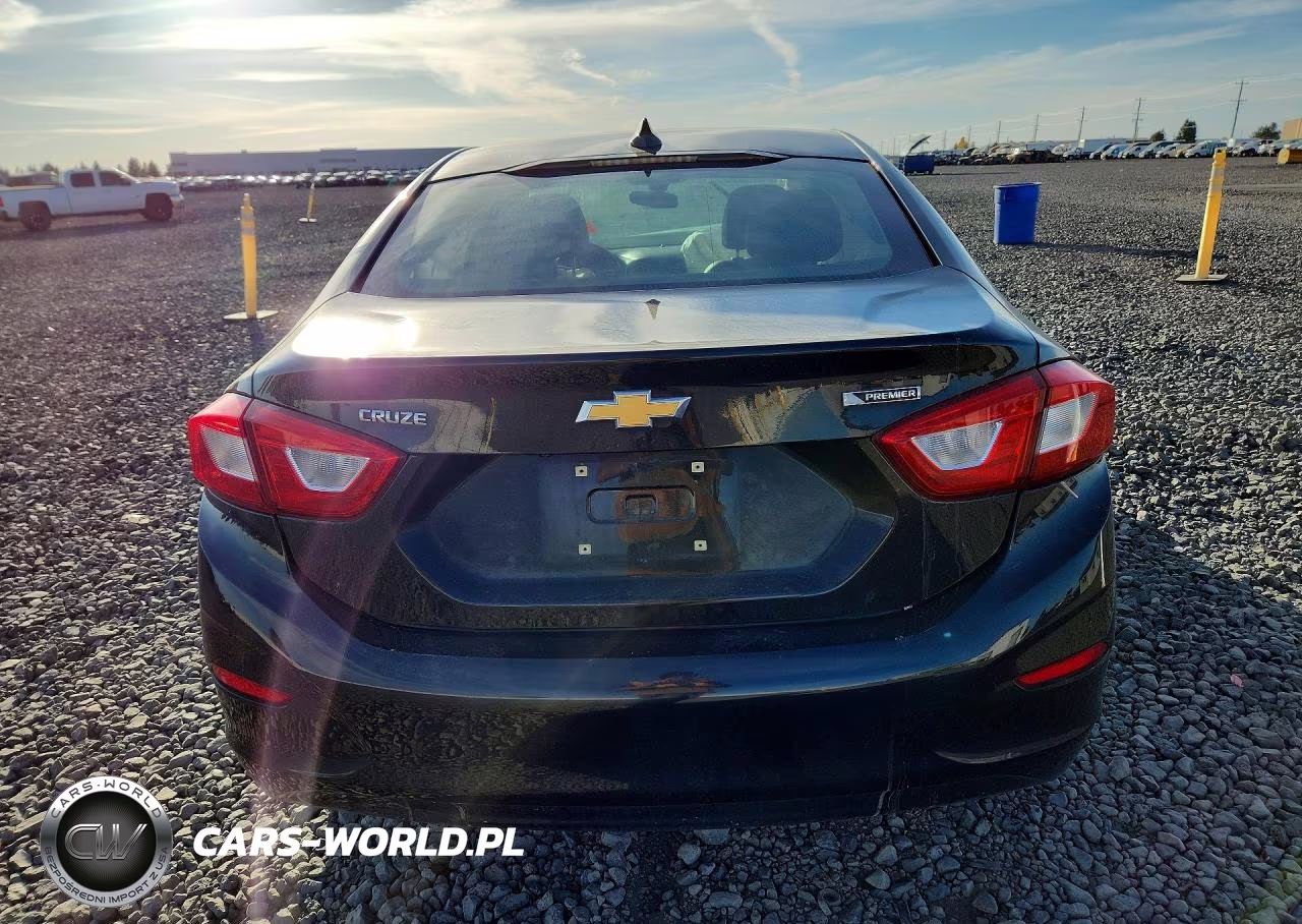 2018 Chevrolet Cruze Premier VIN:1G1BF5SM1J7144940 - 6