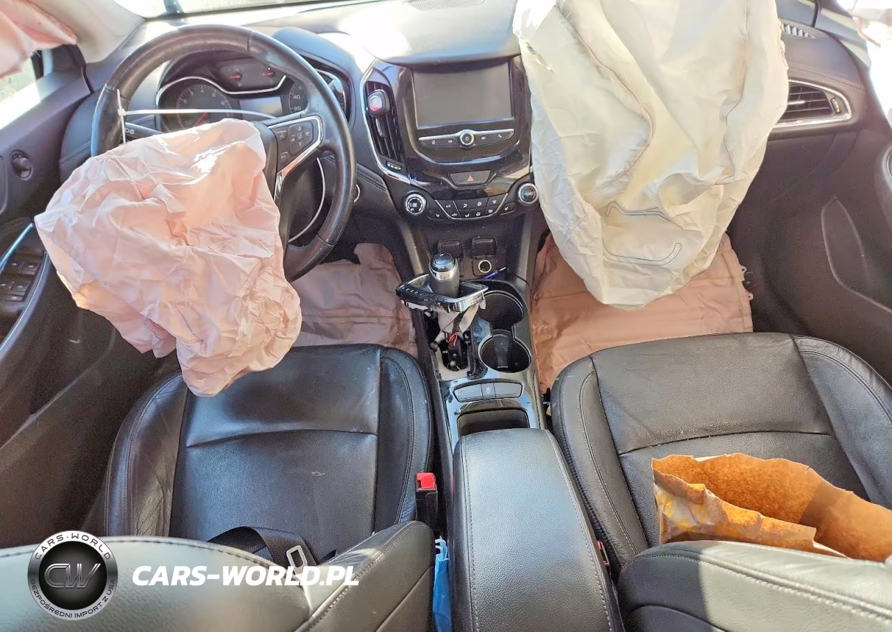2018 Chevrolet Cruze Premier VIN:1G1BF5SM1J7144940 - 8