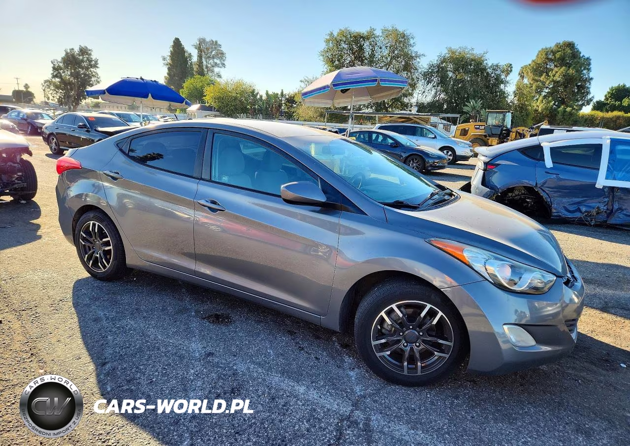 2012 Hyundai Elantra Gls VIN:5NPDH4AE2CH145155 - 4
