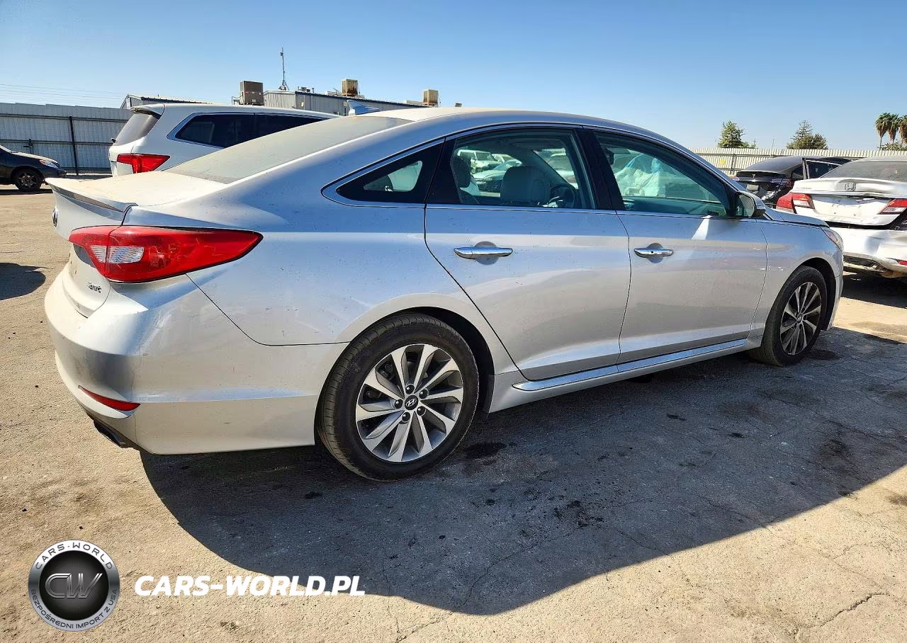 2015 Hyundai Sonata Sport VIN:5NPE34AF6FH173931 - 3
