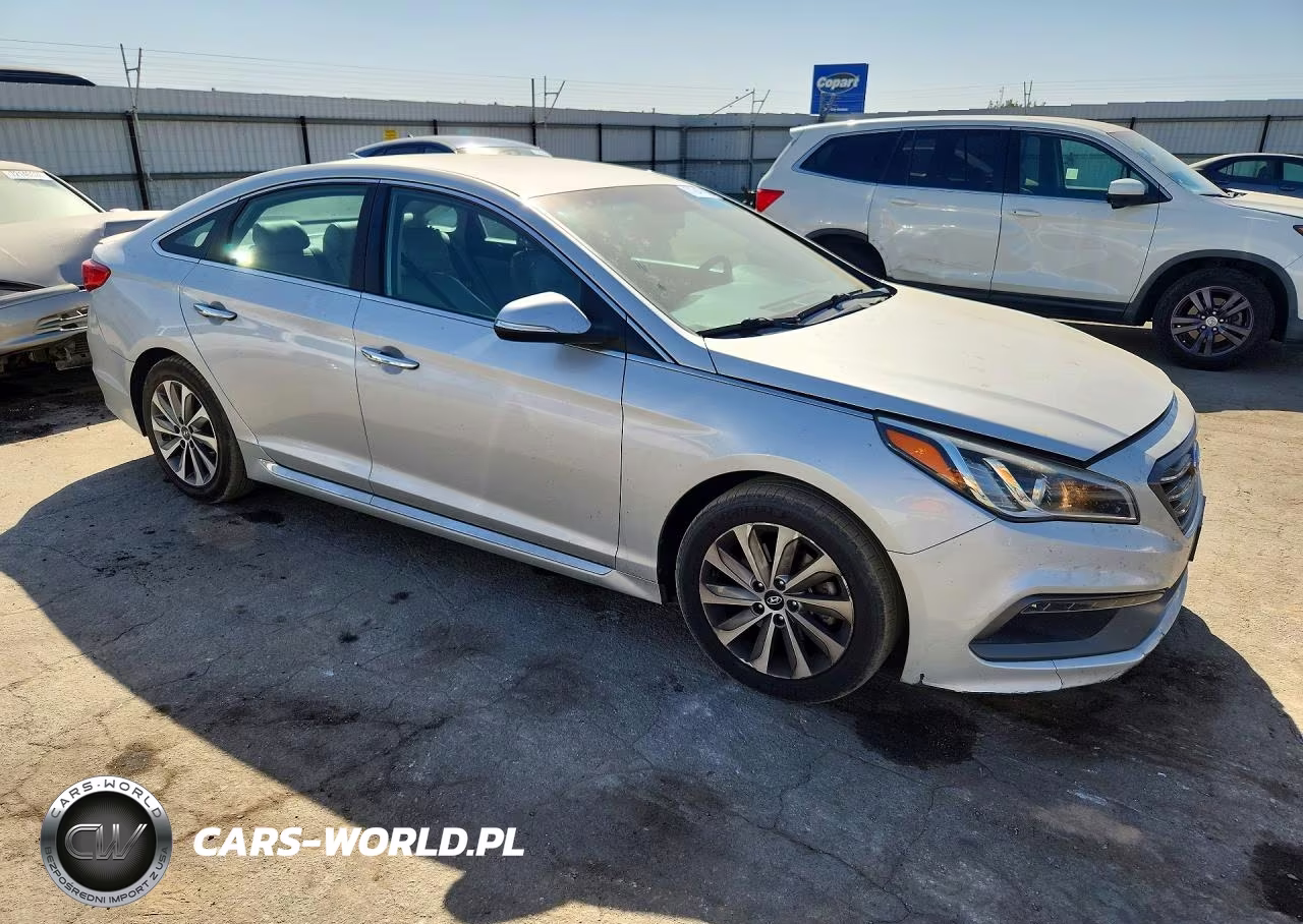 2015 Hyundai Sonata Sport VIN:5NPE34AF6FH173931 - 4