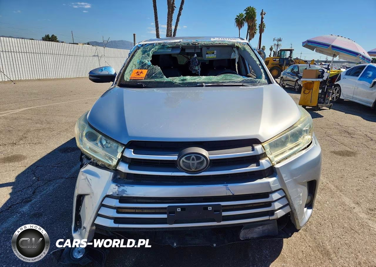 2018 Toyota Highlander Le Plus VIN:5TDBZRFH8JS807414 - 5