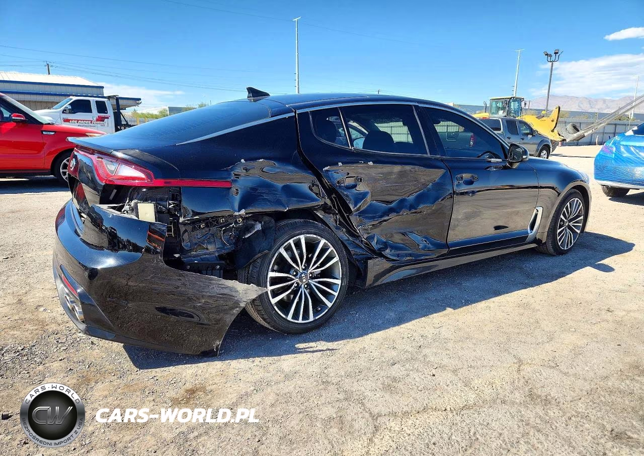 2018 Kia Stinger Premium VIN:KNAE25LAXJ6014355 - 3