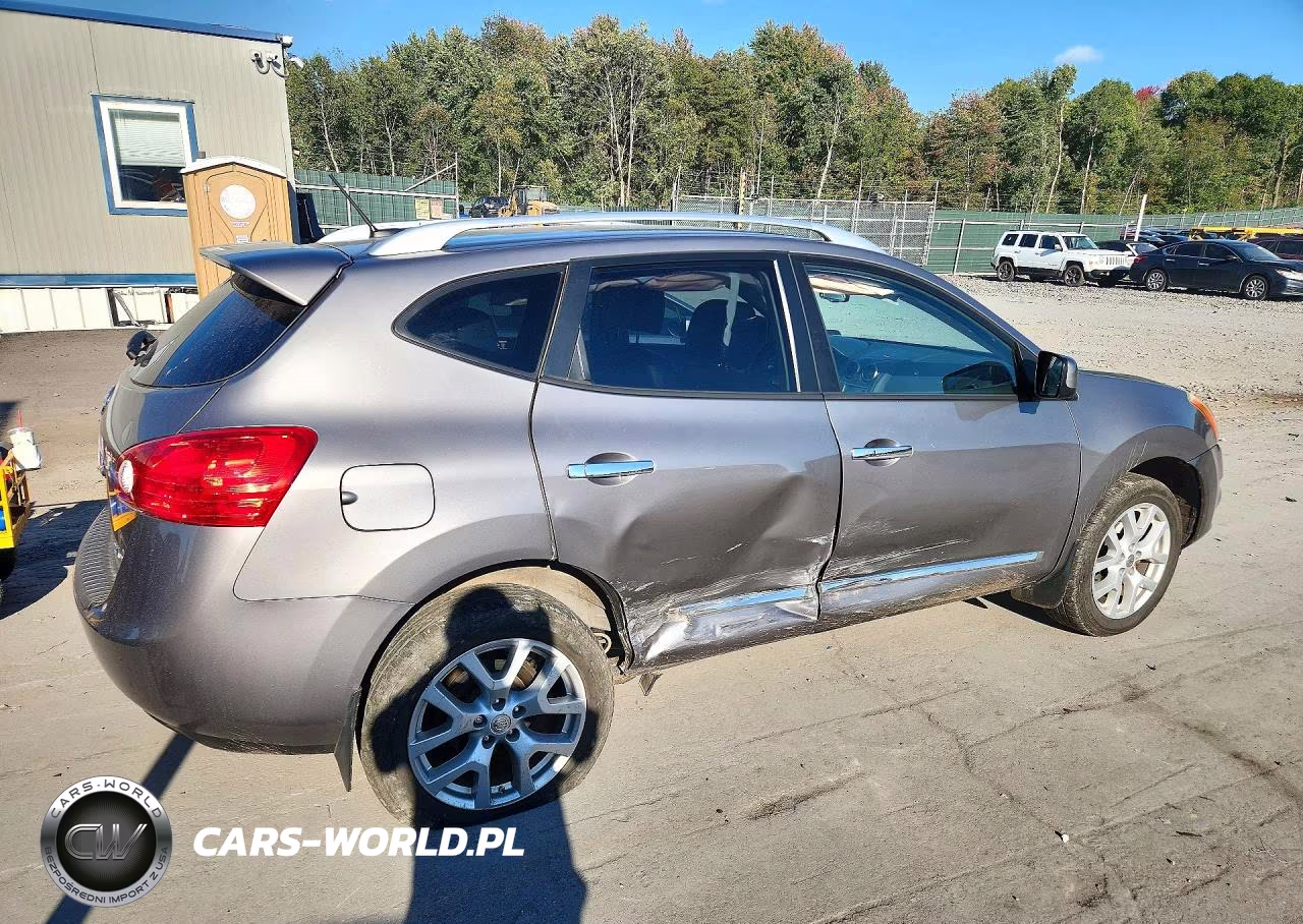 2013 Nissan Rogue S VIN:JN8AS5MV2DW143914 - 3