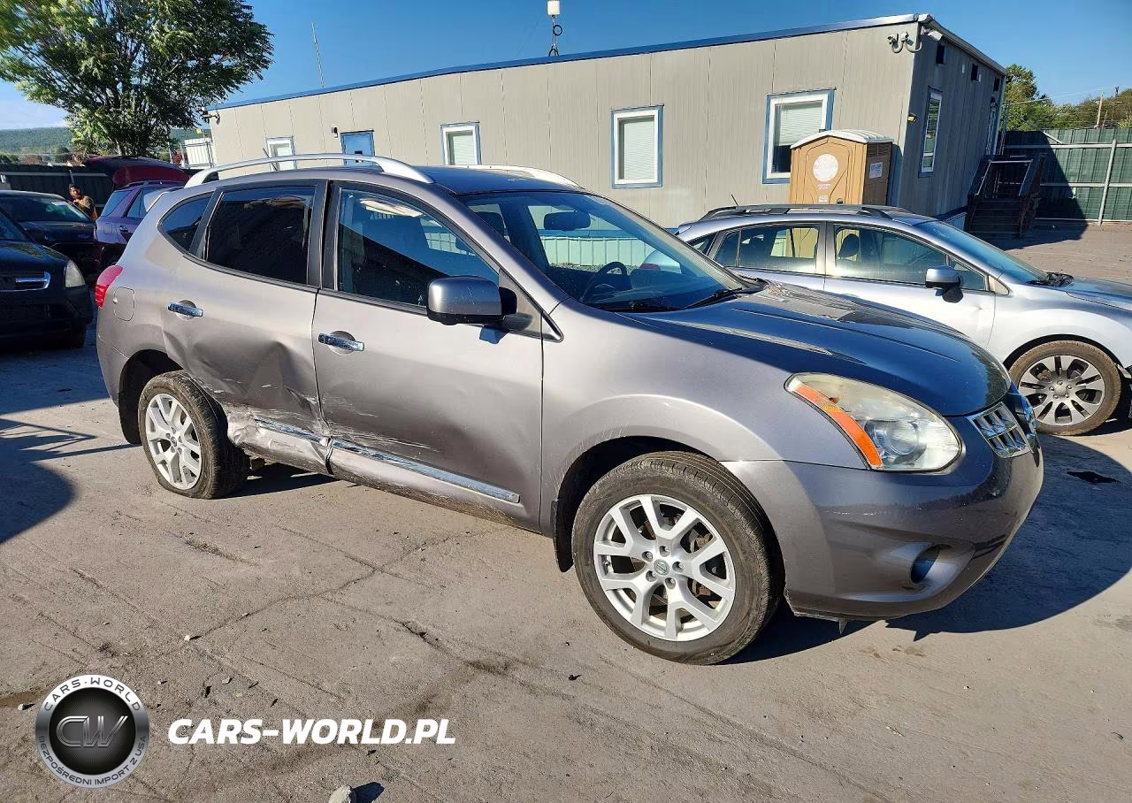 2013 Nissan Rogue S VIN:JN8AS5MV2DW143914 - 4