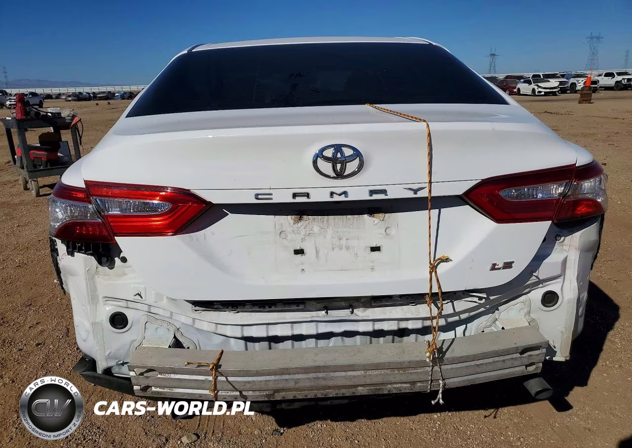 2018 Toyota Camry Le VIN:4T1B11HK7JU581102 - 6