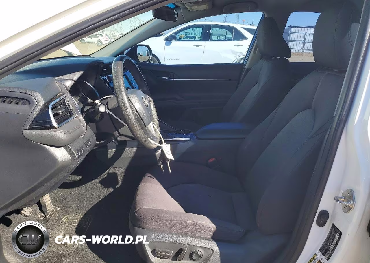 2018 Toyota Camry Le VIN:4T1B11HK7JU581102 - 7