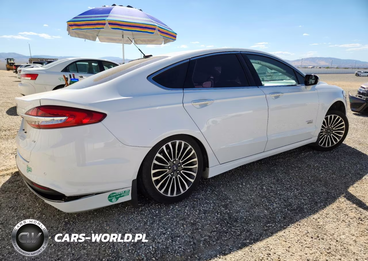 2017 Ford Fusion Se Phev VIN:3FA6P0PU2HR110645 - 3
