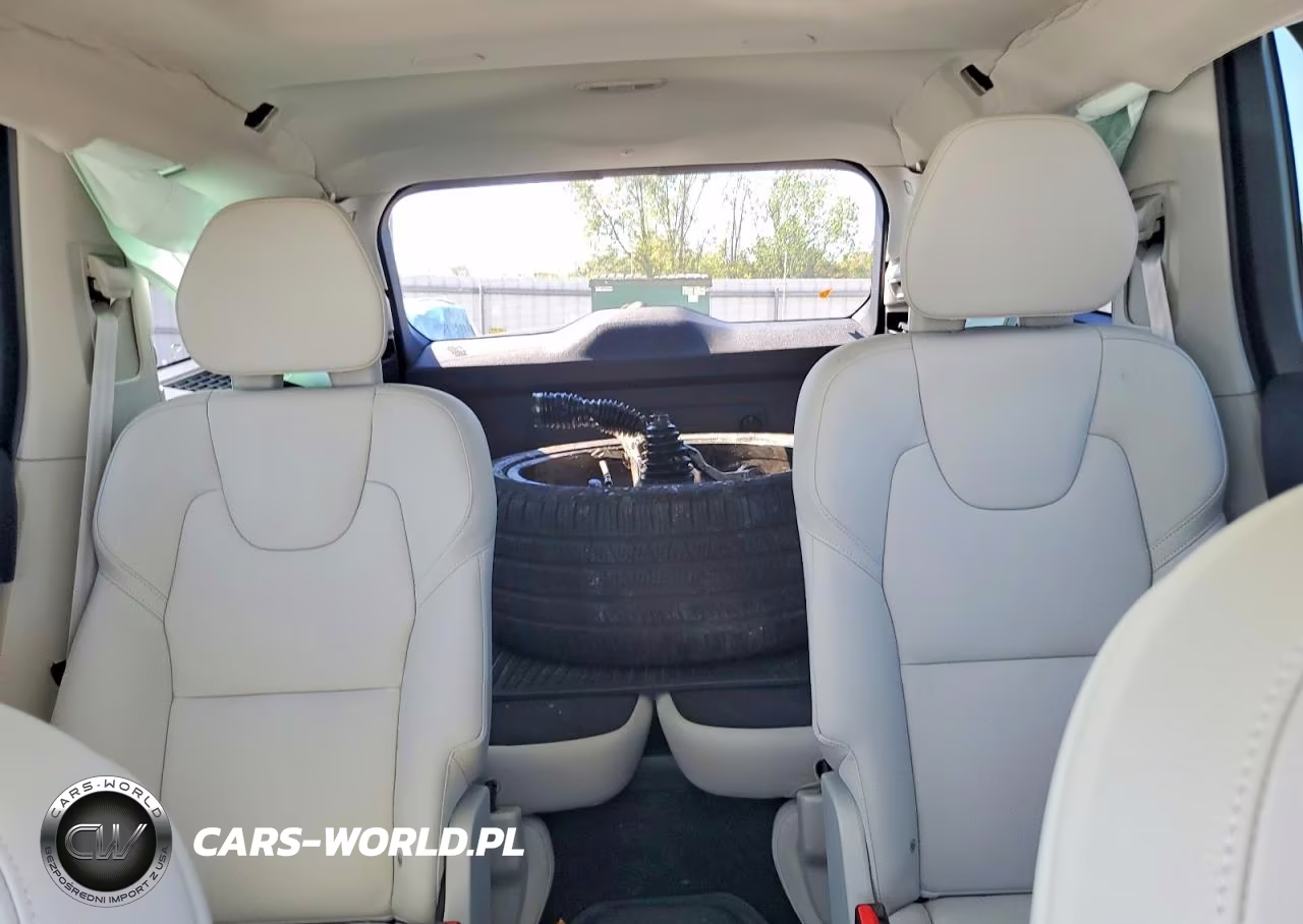 2025 Volvo Xc90 Plus VIN:YV4062JE2S1332651 - 10