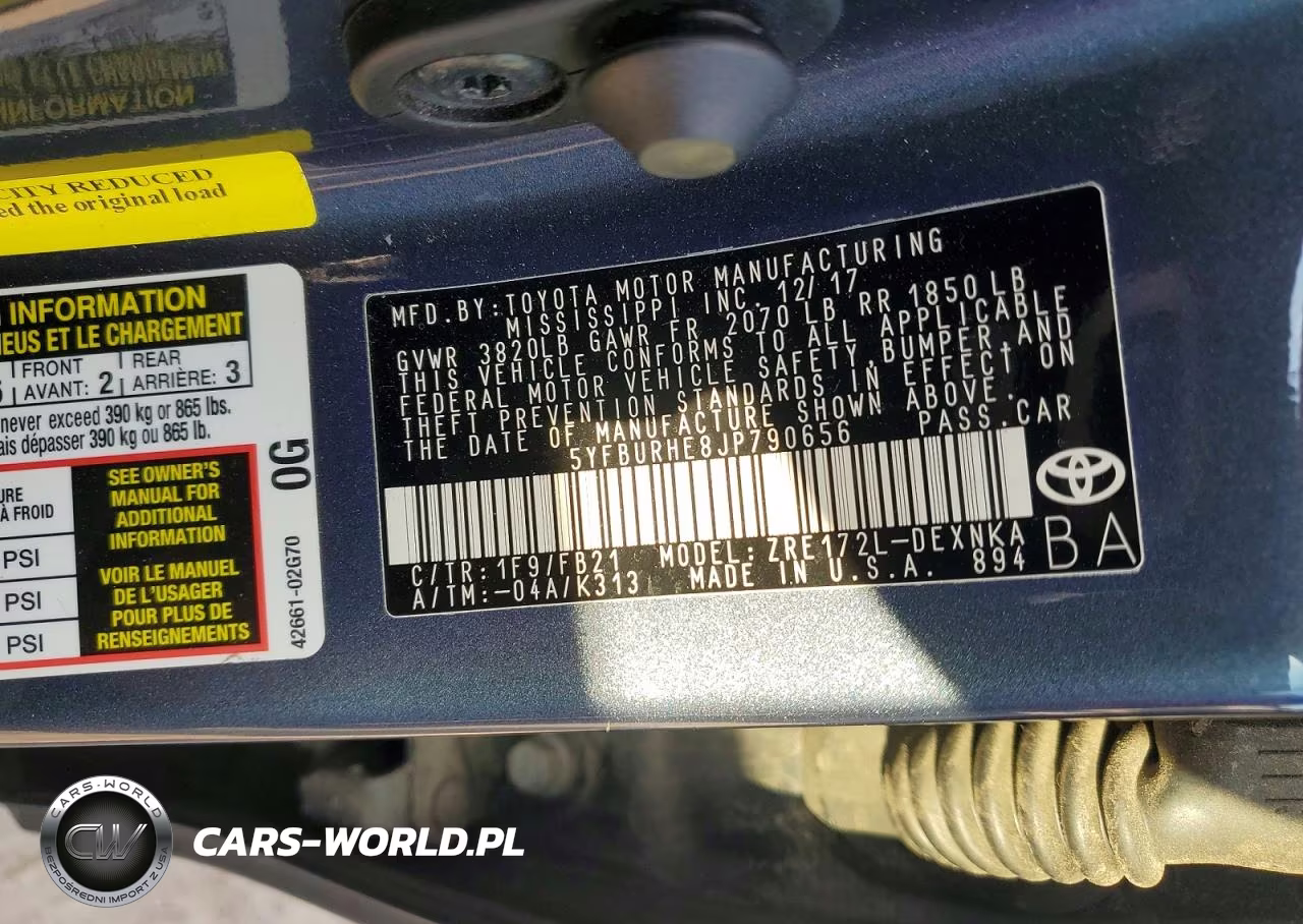 2018 Toyota Corolla Le VIN:5YFBURHE8JP790656 - 12