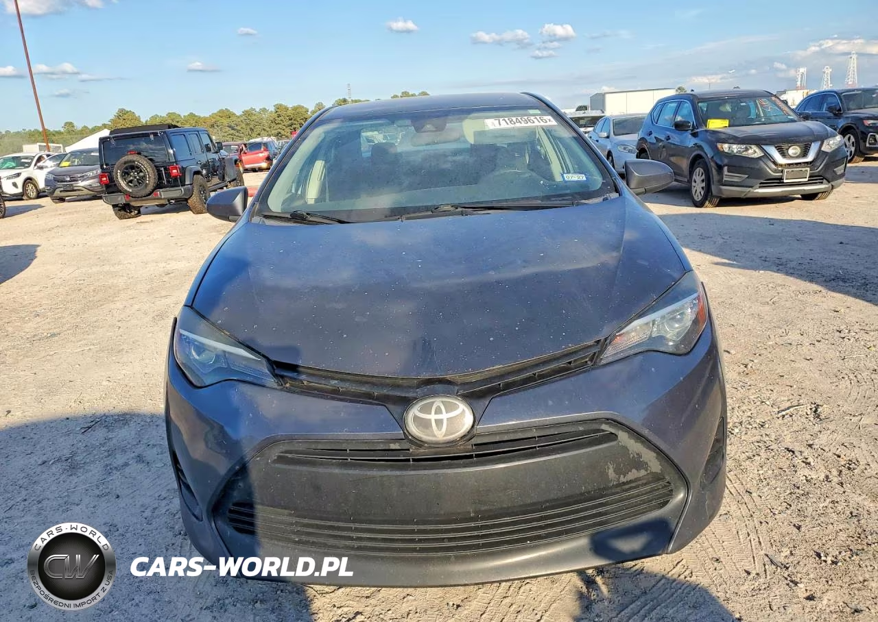 2018 Toyota Corolla Le VIN:5YFBURHE8JP790656 - 5