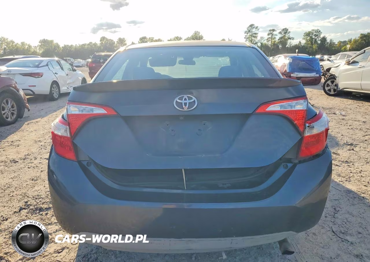 2018 Toyota Corolla Le VIN:5YFBURHE8JP790656 - 6