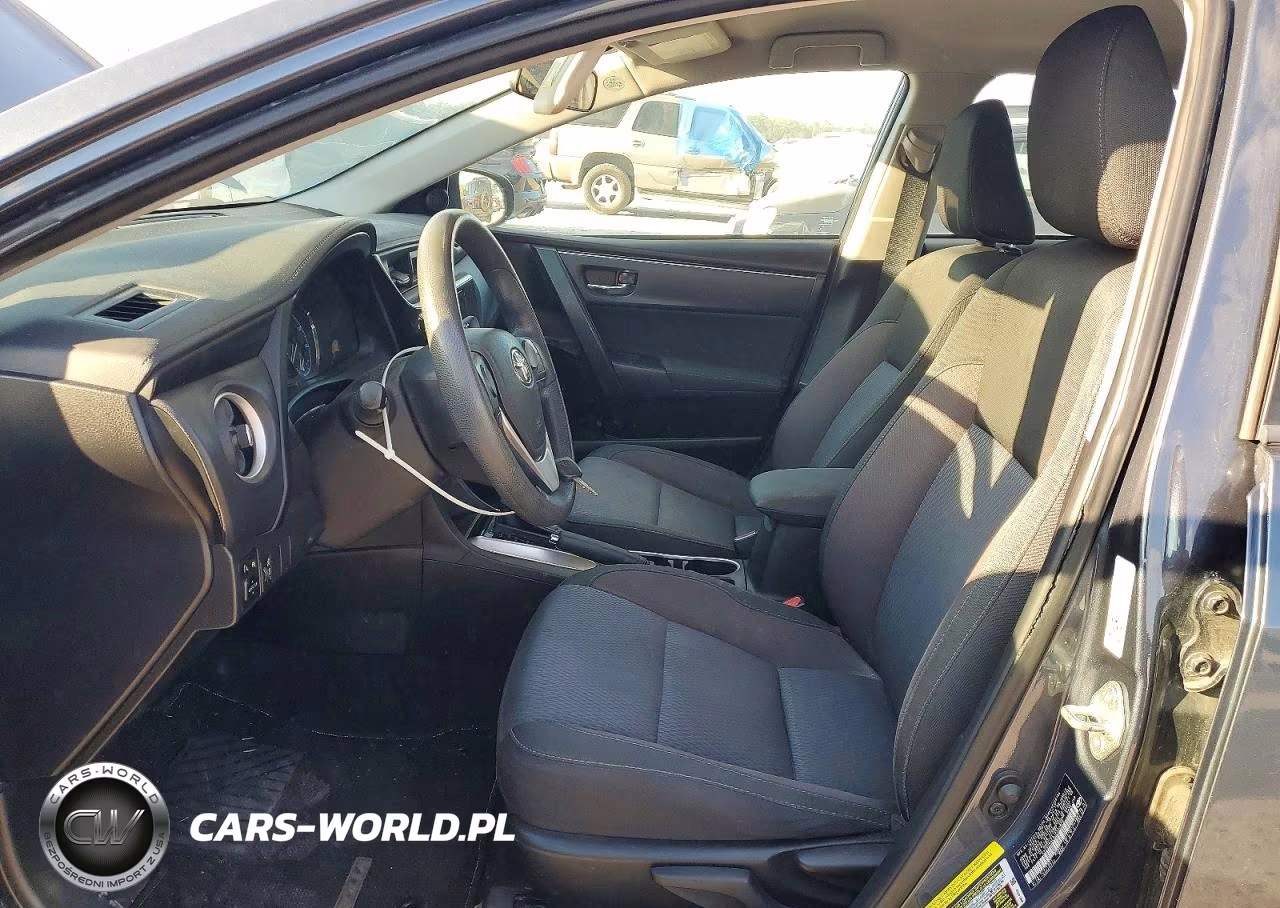 2018 Toyota Corolla Le VIN:5YFBURHE8JP790656 - 7