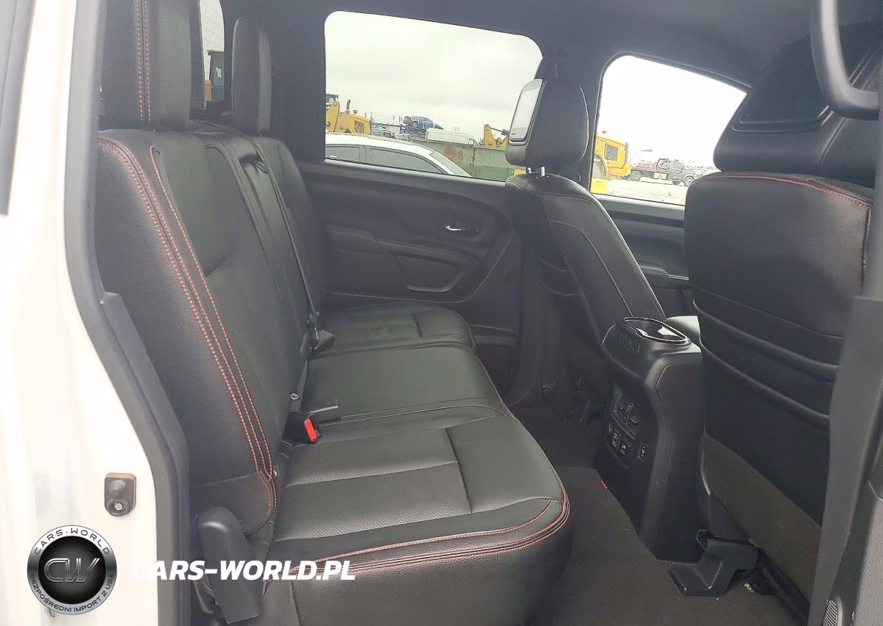 2021 Nissan Titan Pro-4X VIN:1N6AA1ED1MN510236 - 10