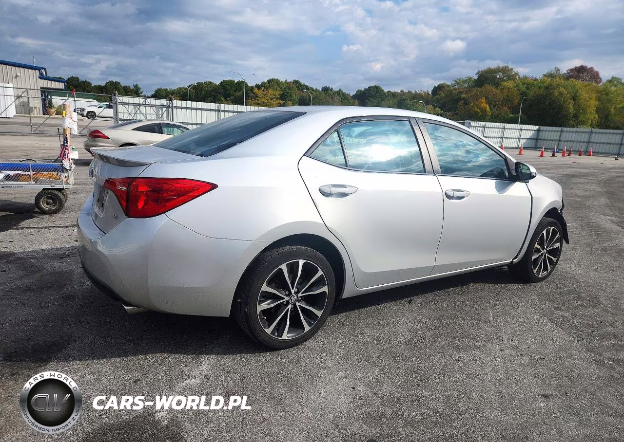 2017 Toyota Corolla Se VIN:2T1BURHE7HC764205 - 3