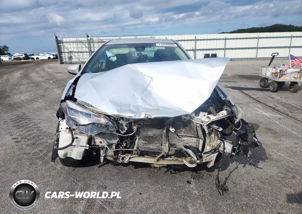 2017 Toyota Corolla Se VIN:2T1BURHE7HC764205 - 5