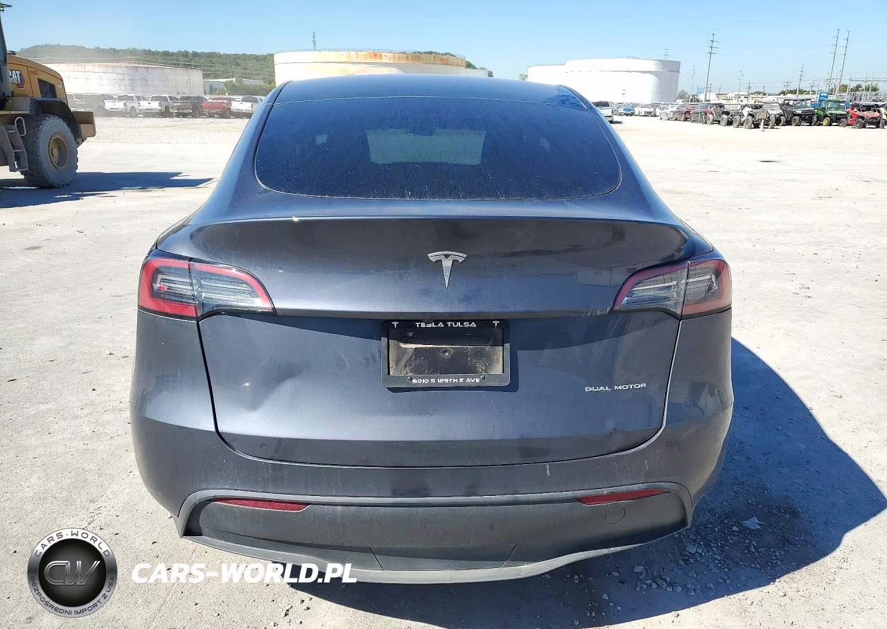 2023 Tesla Model Y VIN:7SAYGDEE8PF869700 - 6