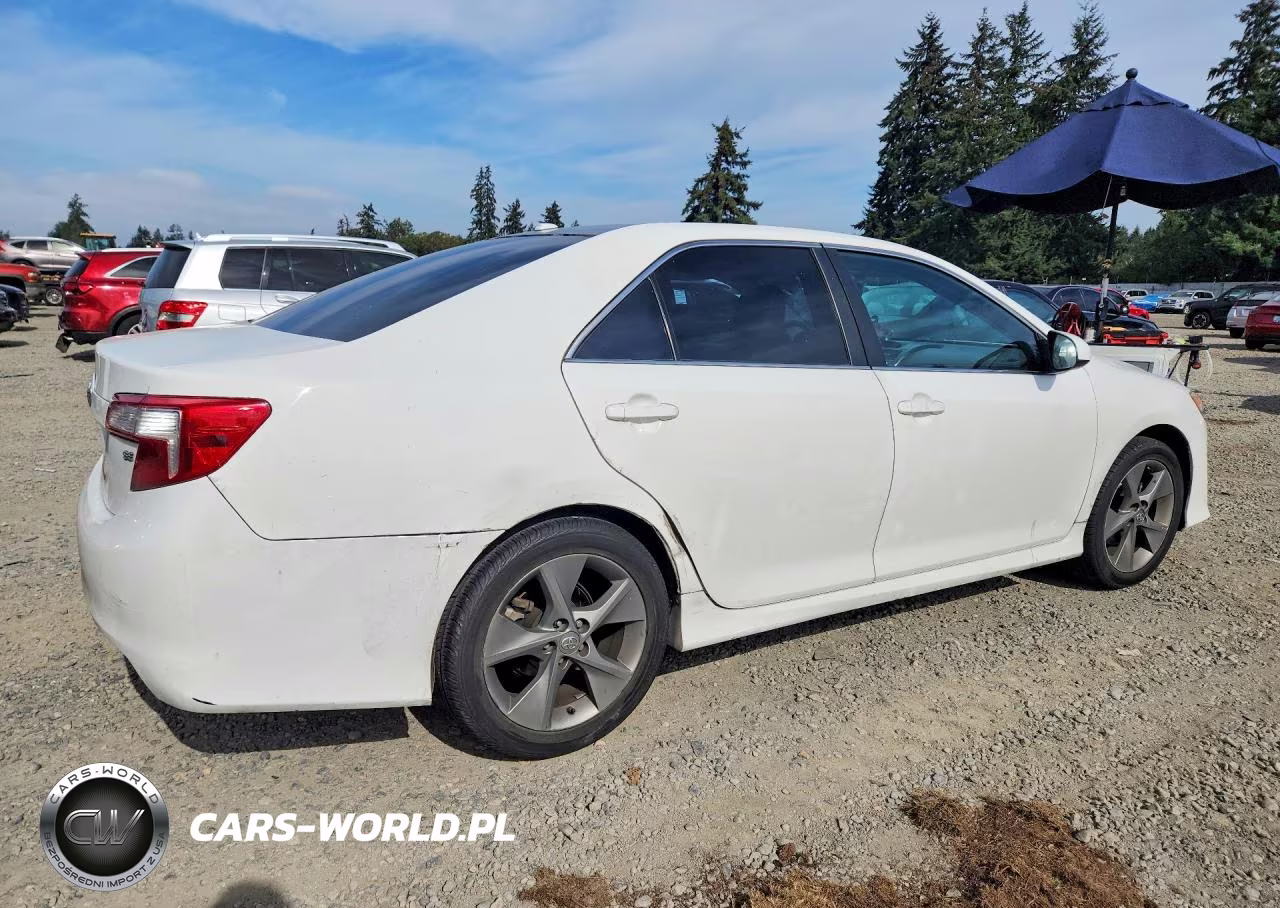 2013 Toyota Camry Se V6 VIN:4T1BK1FK4DU529379 - 3