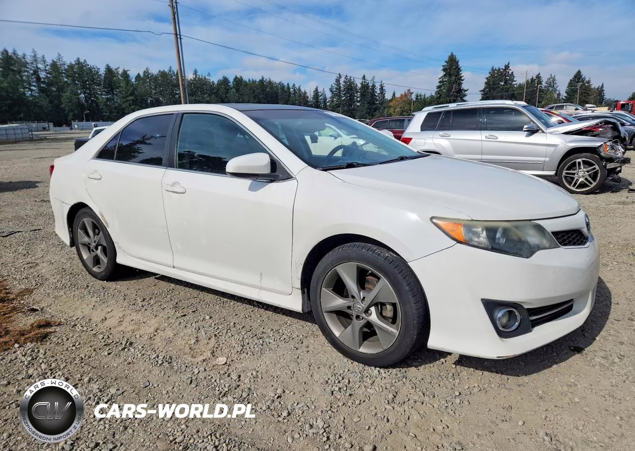 2013 Toyota Camry Se V6 VIN:4T1BK1FK4DU529379 - 4
