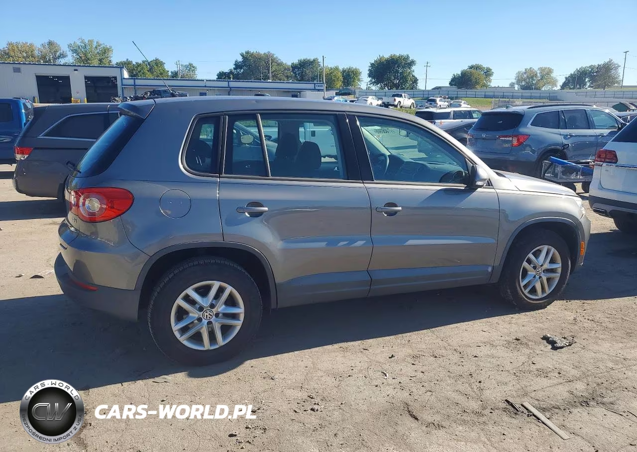 2011 Volkswagen Tiguan S VIN:WVGAV7AX7BW521710 - 3