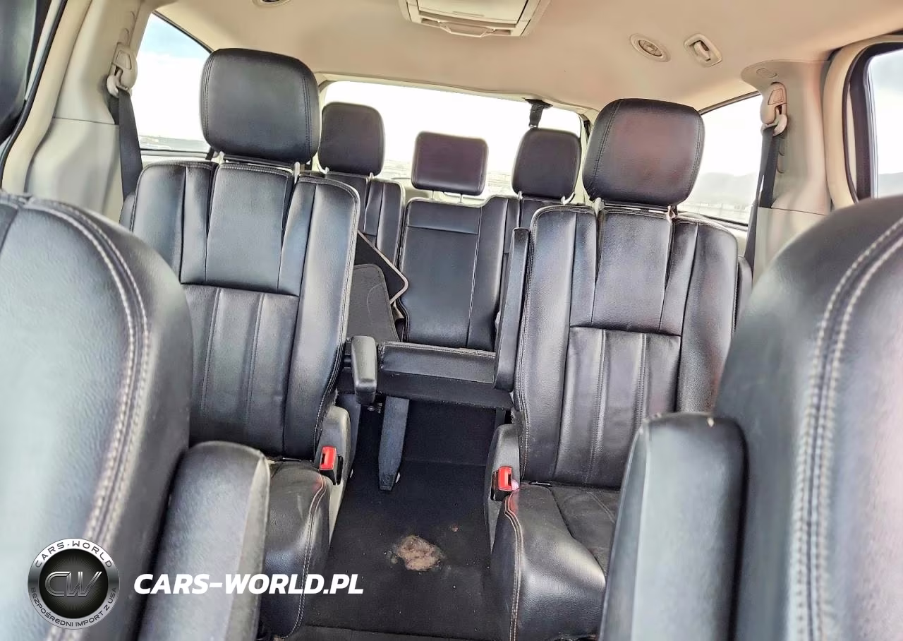 2013 Chrysler Town & Country Touring VIN:2C4RC1BG8DR721709 - 10
