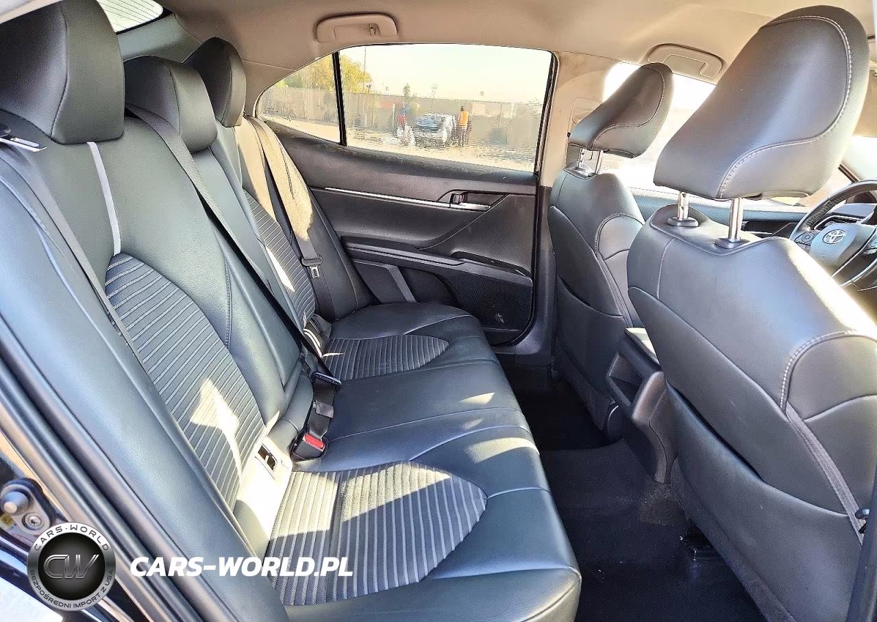 2019 Toyota Camry L VIN:4T1B11HK5KU229878 - 10