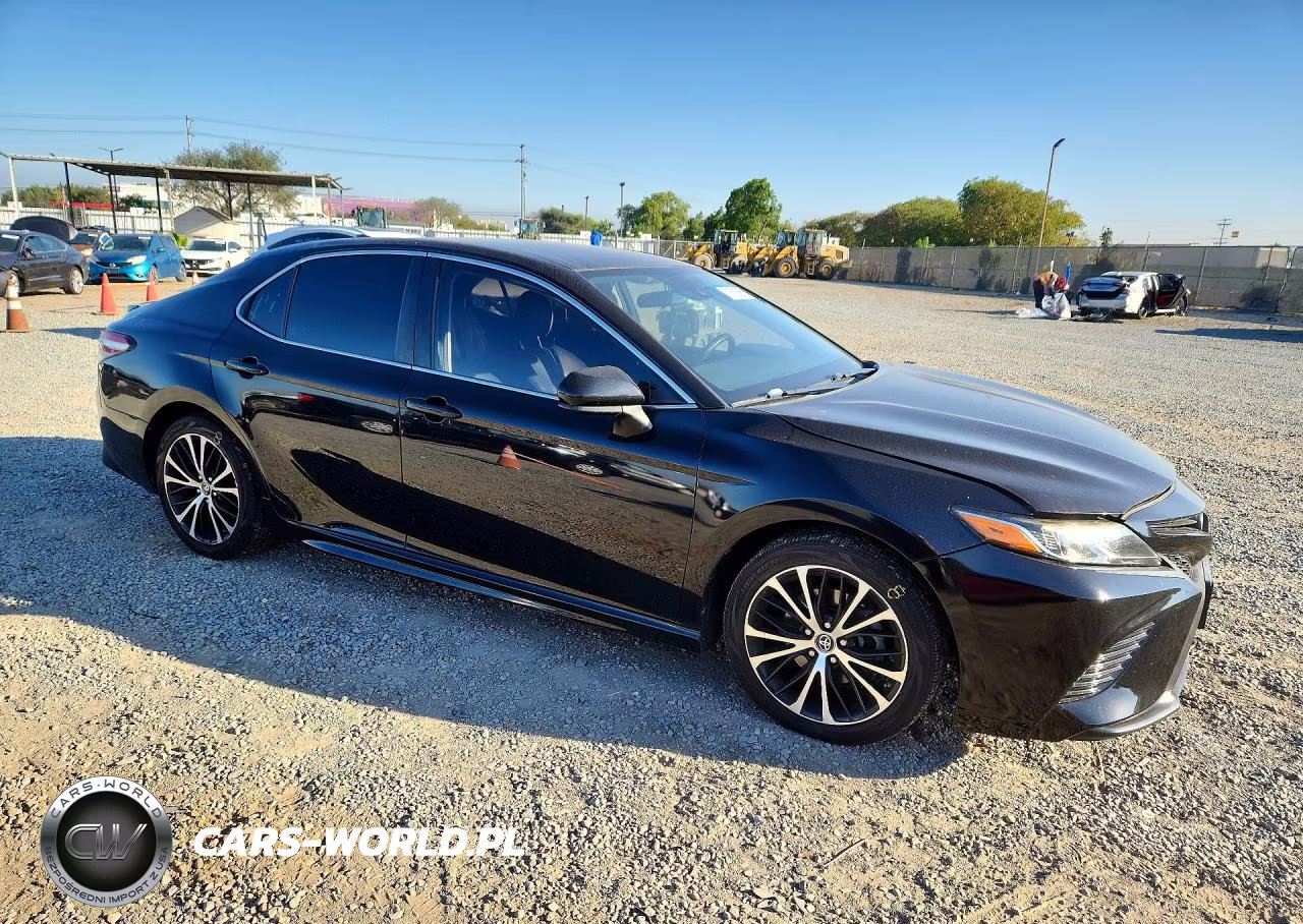 2019 Toyota Camry L VIN:4T1B11HK5KU229878 - 4
