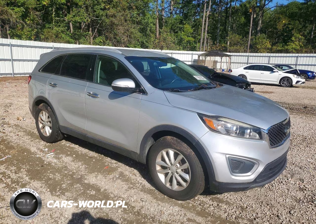 2017 Kia Sorento Lx VIN:5XYPG4A34HG267884 - 4