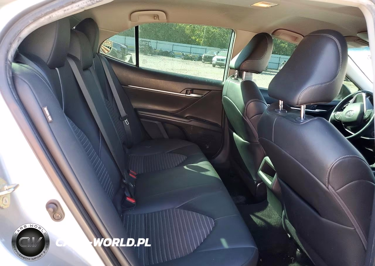 2020 Toyota Camry Se VIN:4T1G11AKXLU891571 - 10