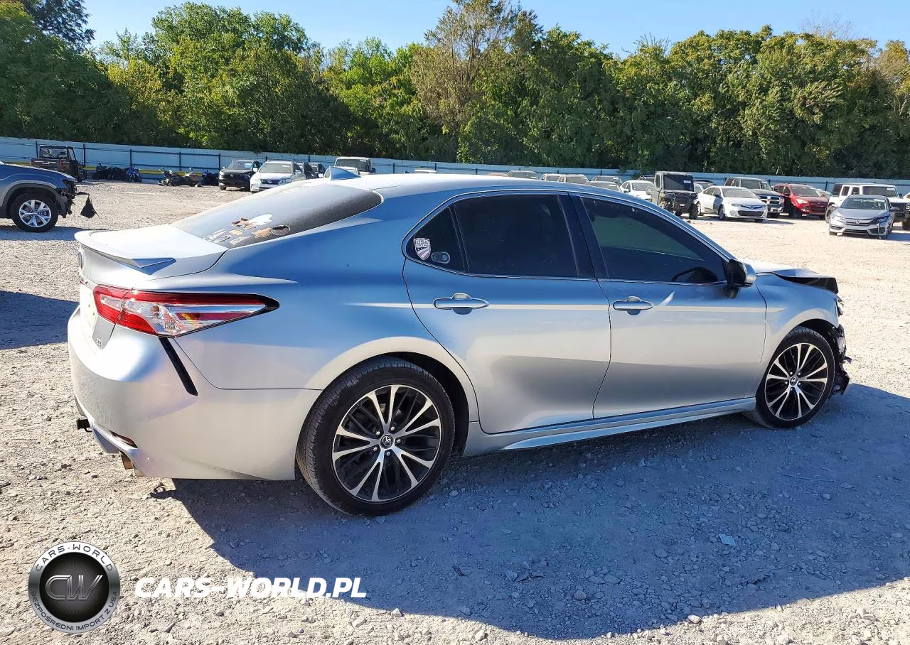 2020 Toyota Camry Se VIN:4T1G11AKXLU891571 - 3
