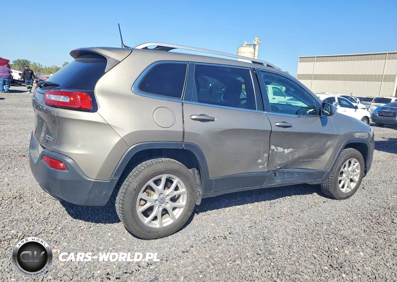 2017 Jeep Cherokee Latitude VIN:1C4PJMCS2HW587844 - 3