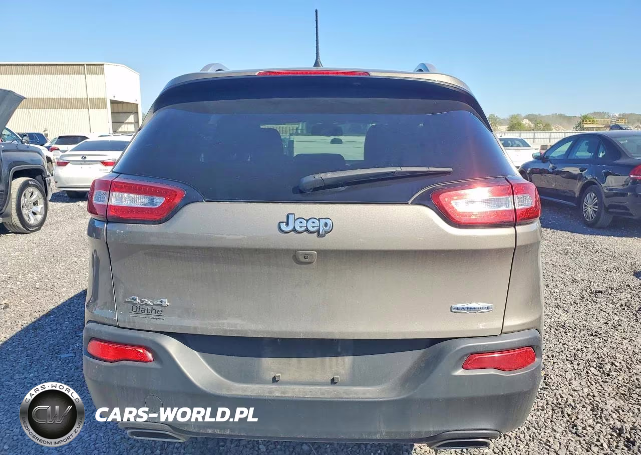 2017 Jeep Cherokee Latitude VIN:1C4PJMCS2HW587844 - 6