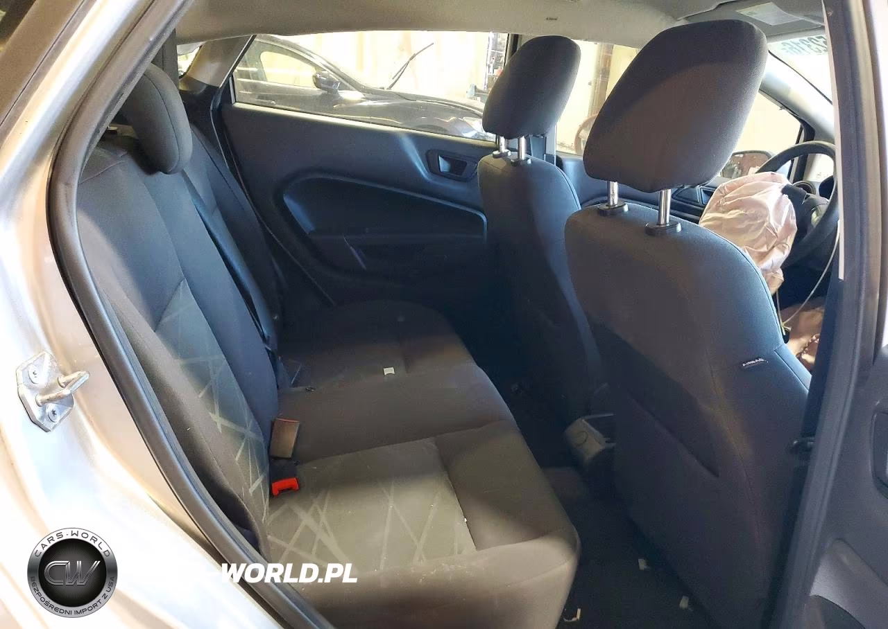 2015 Ford Fiesta S VIN:3FADP4AJXFM113624 - 10