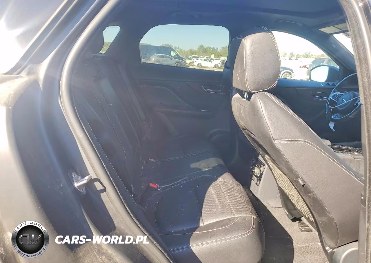 2019 Jaguar F-Pace R - Sport VIN:SADCL2FX3KA369022 - 11