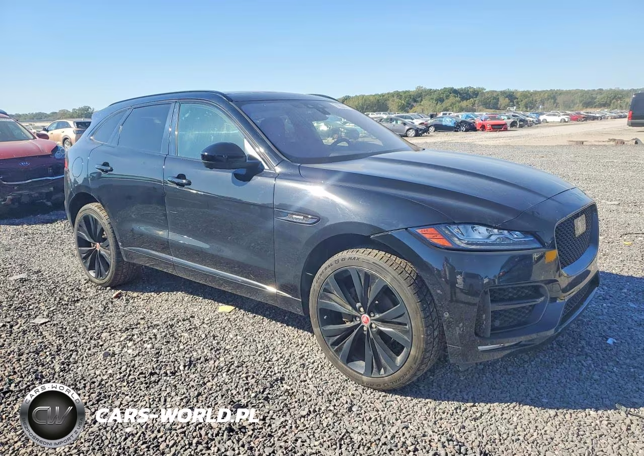 2019 Jaguar F-Pace R - Sport VIN:SADCL2FX3KA369022 - 4