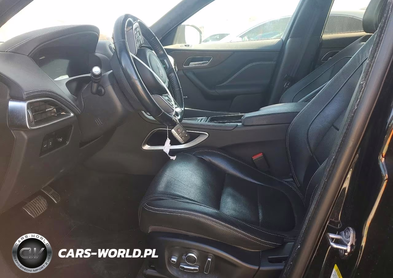 2019 Jaguar F-Pace R - Sport VIN:SADCL2FX3KA369022 - 7