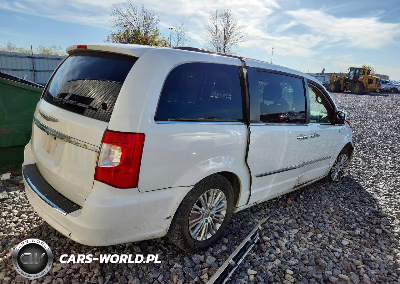 2015 Chrysler Town & Country Touring L VIN:2C4RC1CGXFR610595 - 3