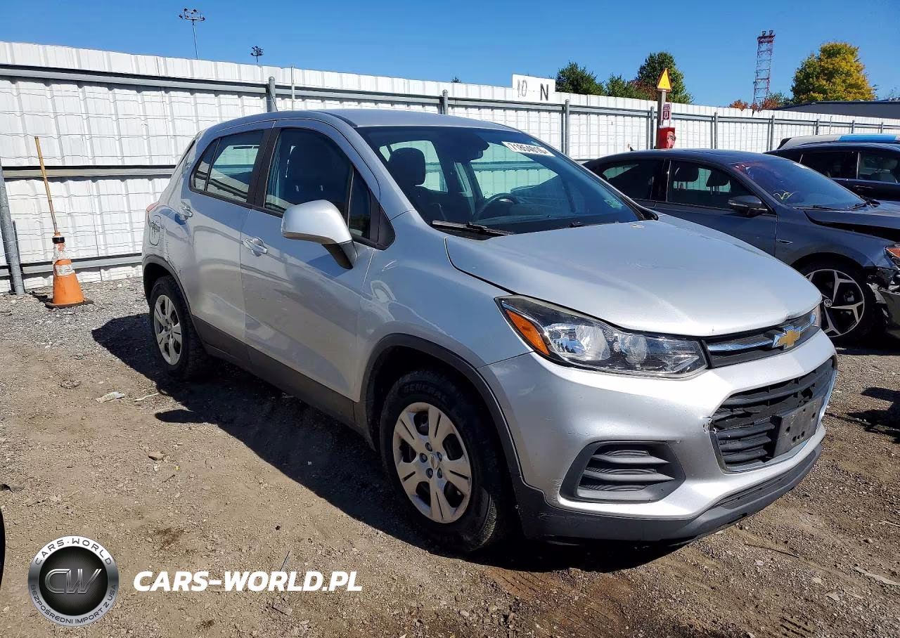 2018 Chevrolet Trax Ls VIN:3GNCJKSBXJL174044 - 4