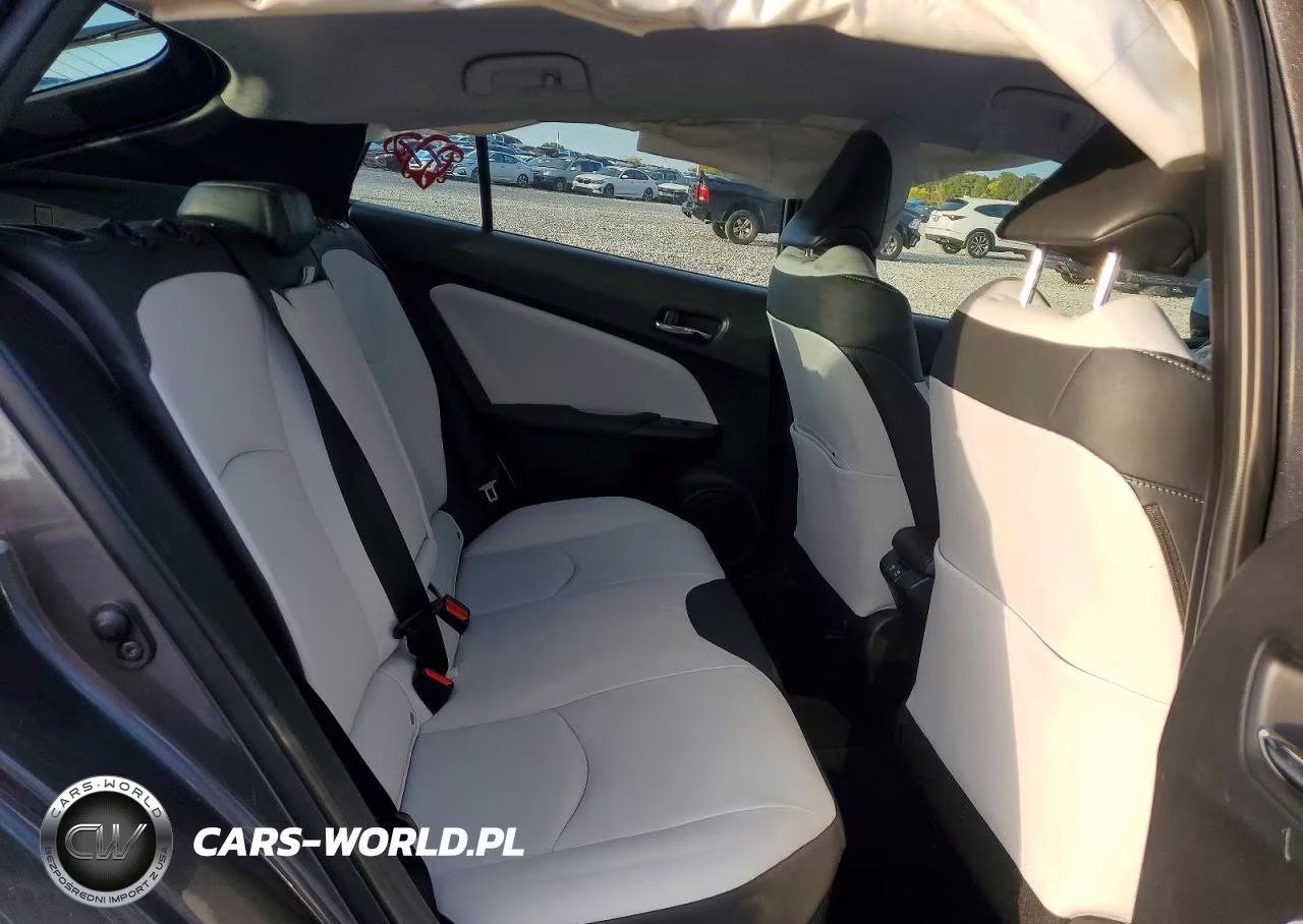 2020 Toyota Prius Xle Awd-E VIN:JTDL9RFU4L3015430 - 11