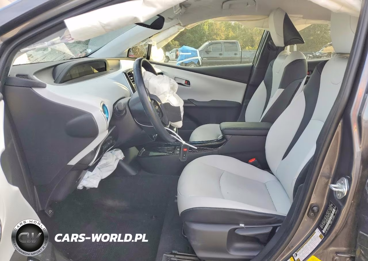 2020 Toyota Prius Xle Awd-E VIN:JTDL9RFU4L3015430 - 7