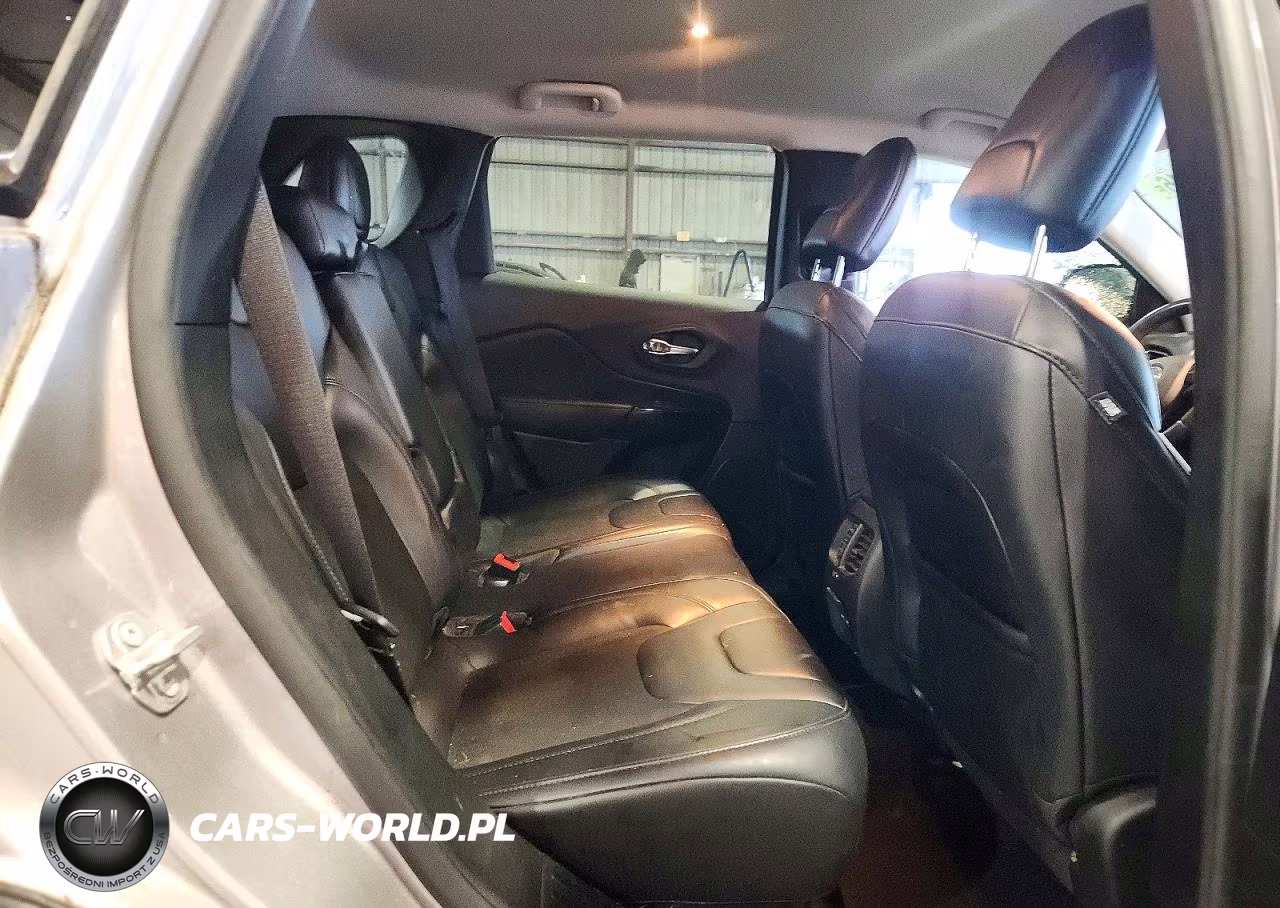 2020 Jeep Cherokee Latitude Plus VIN:1C4PJLLB6LD629625 - 11