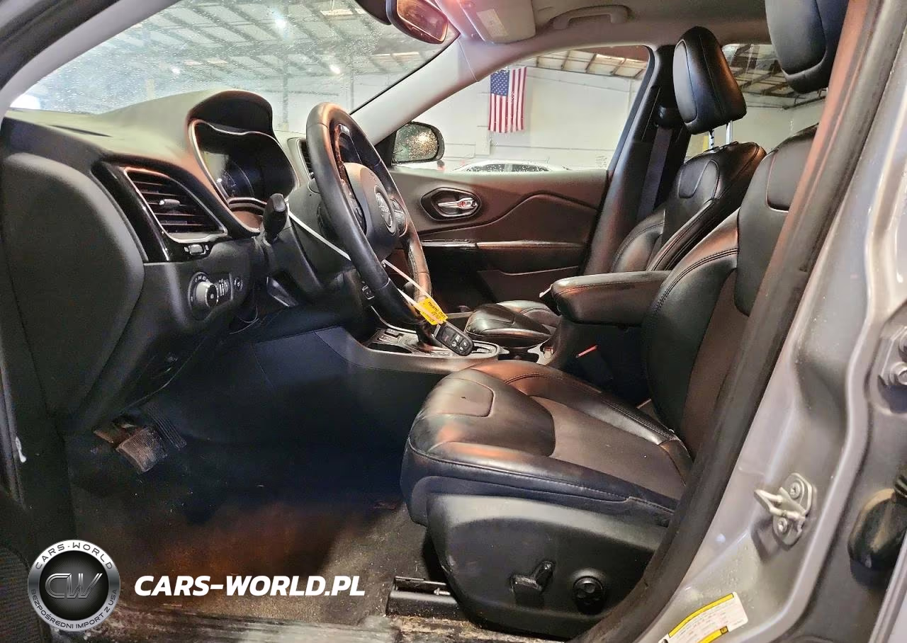 2020 Jeep Cherokee Latitude Plus VIN:1C4PJLLB6LD629625 - 7