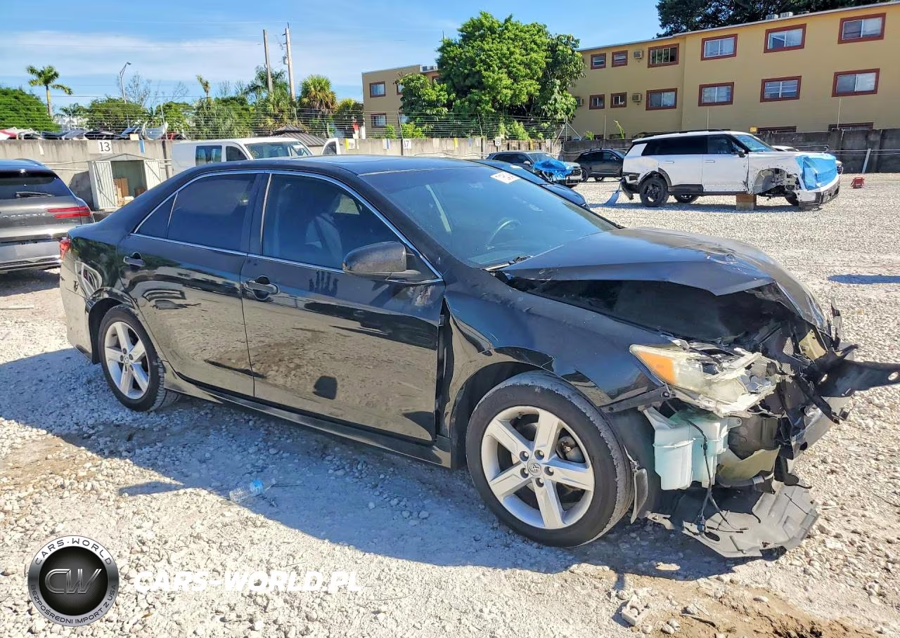 2013 Toyota Camry Se VIN:4T1BF1FK8DU671688 - 4