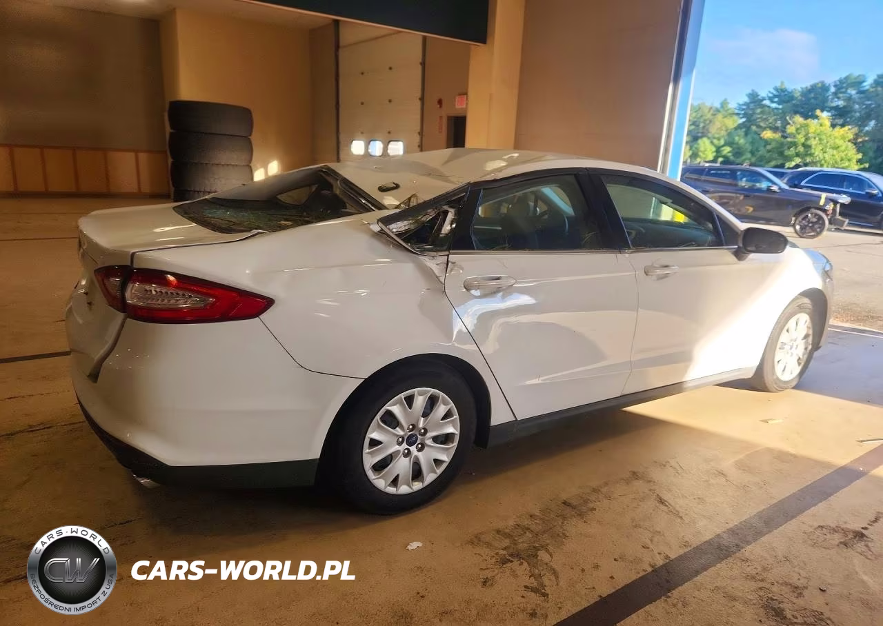 2014 Ford Fusion S VIN:1FA6P0G71E5401372 - 3