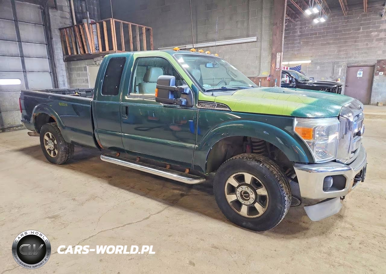 2011 Ford F250 Super Duty VIN:1FT7X2B63BEB08352 - 4