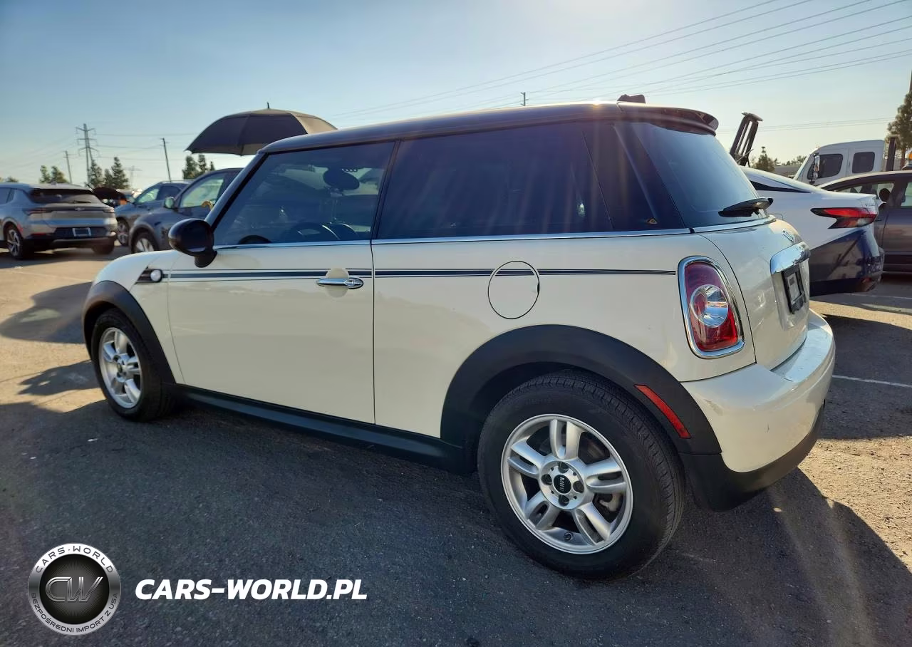2013 Mini Cooper VIN:WMWSU3C56DT545921 - 2